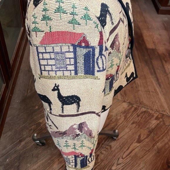 New Identity Women’s Tapestry Jacket. - Picture 6 of 11